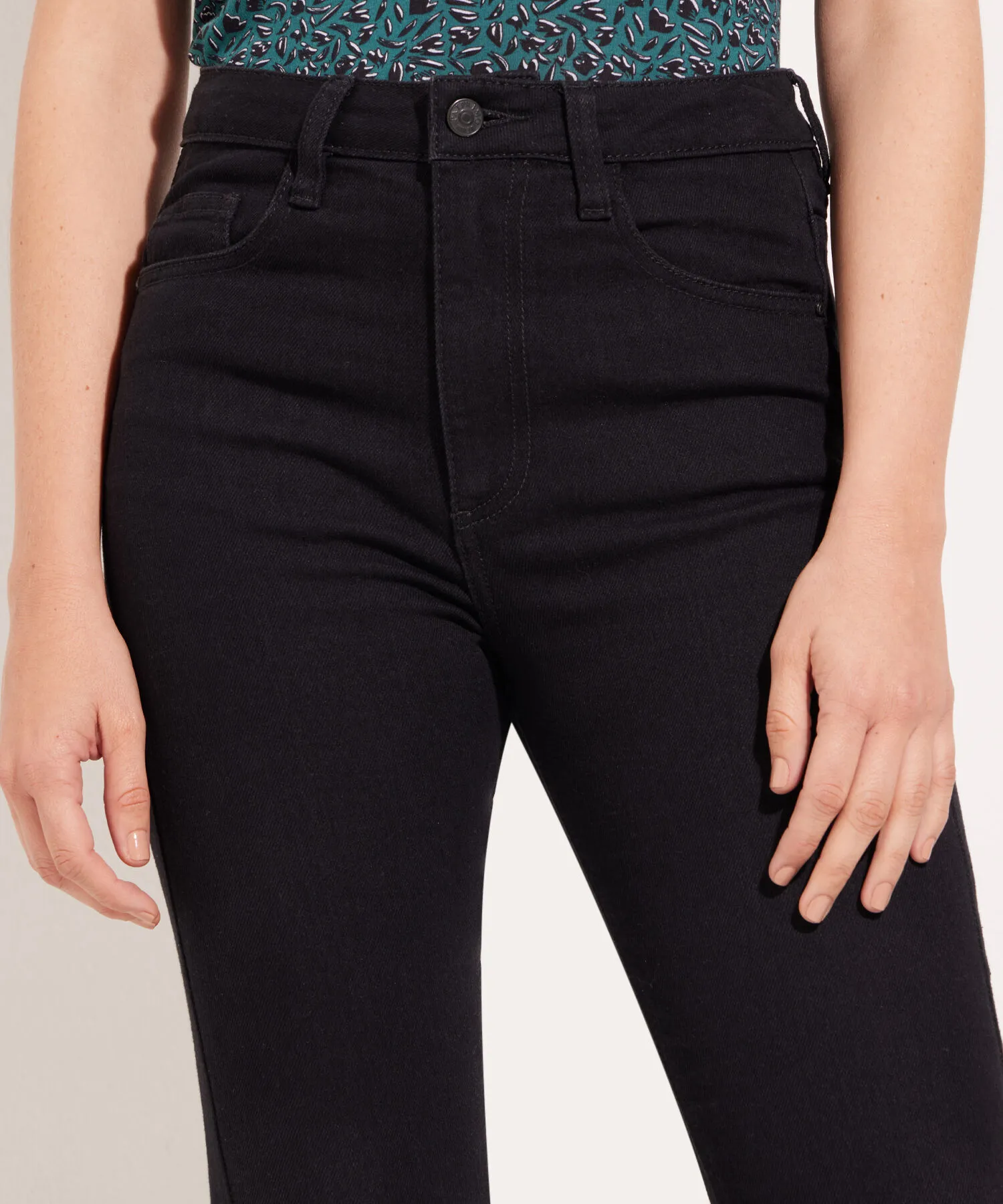 Jean Skinny Tiro Alto Tono Negro-